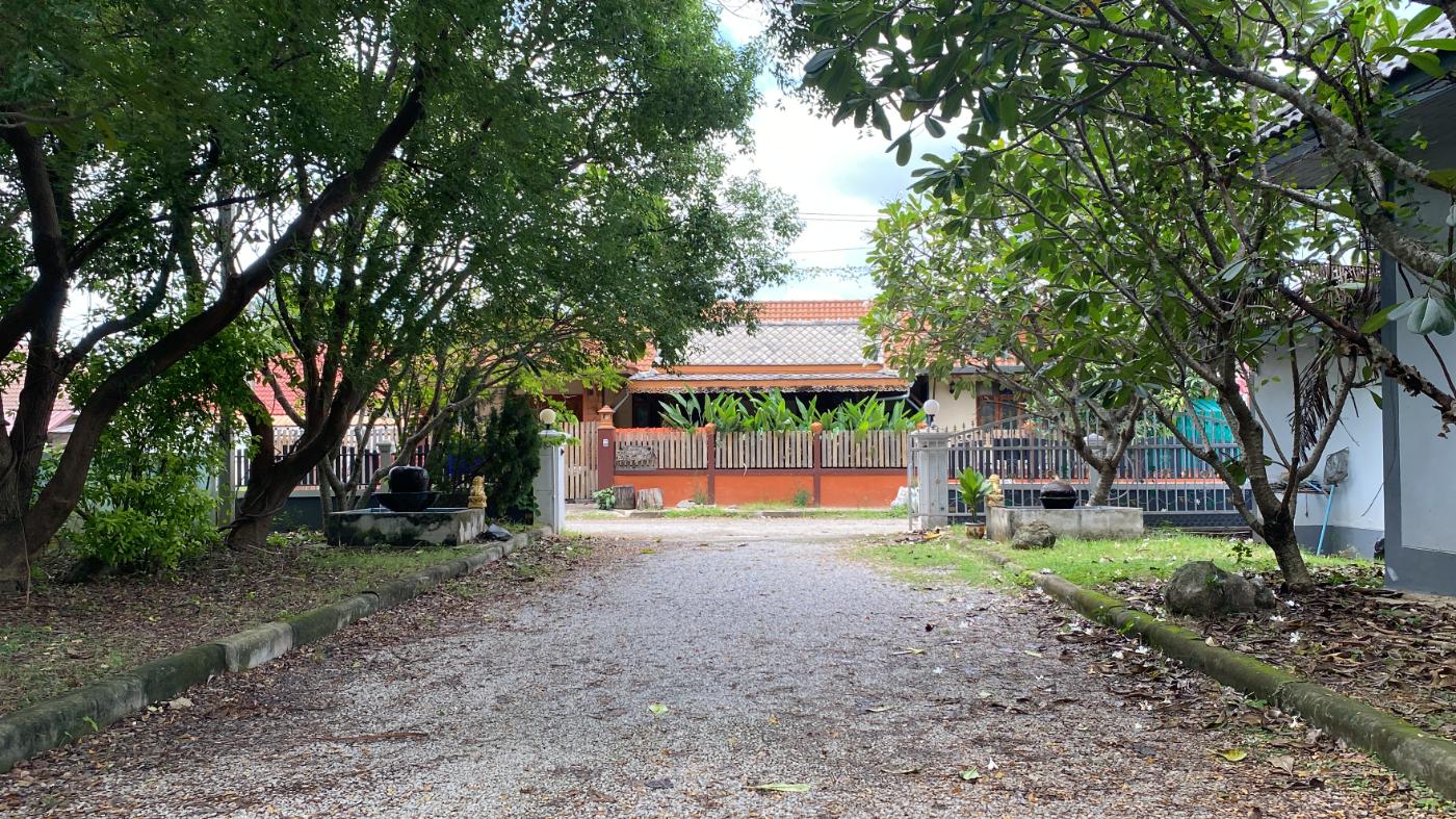 ที่ดินพร้อมสิ่งปลูกสร้าง โรงงาน ผลิตเครื่องสำอางค์ สันผีเสื้อ เชียงใหม่